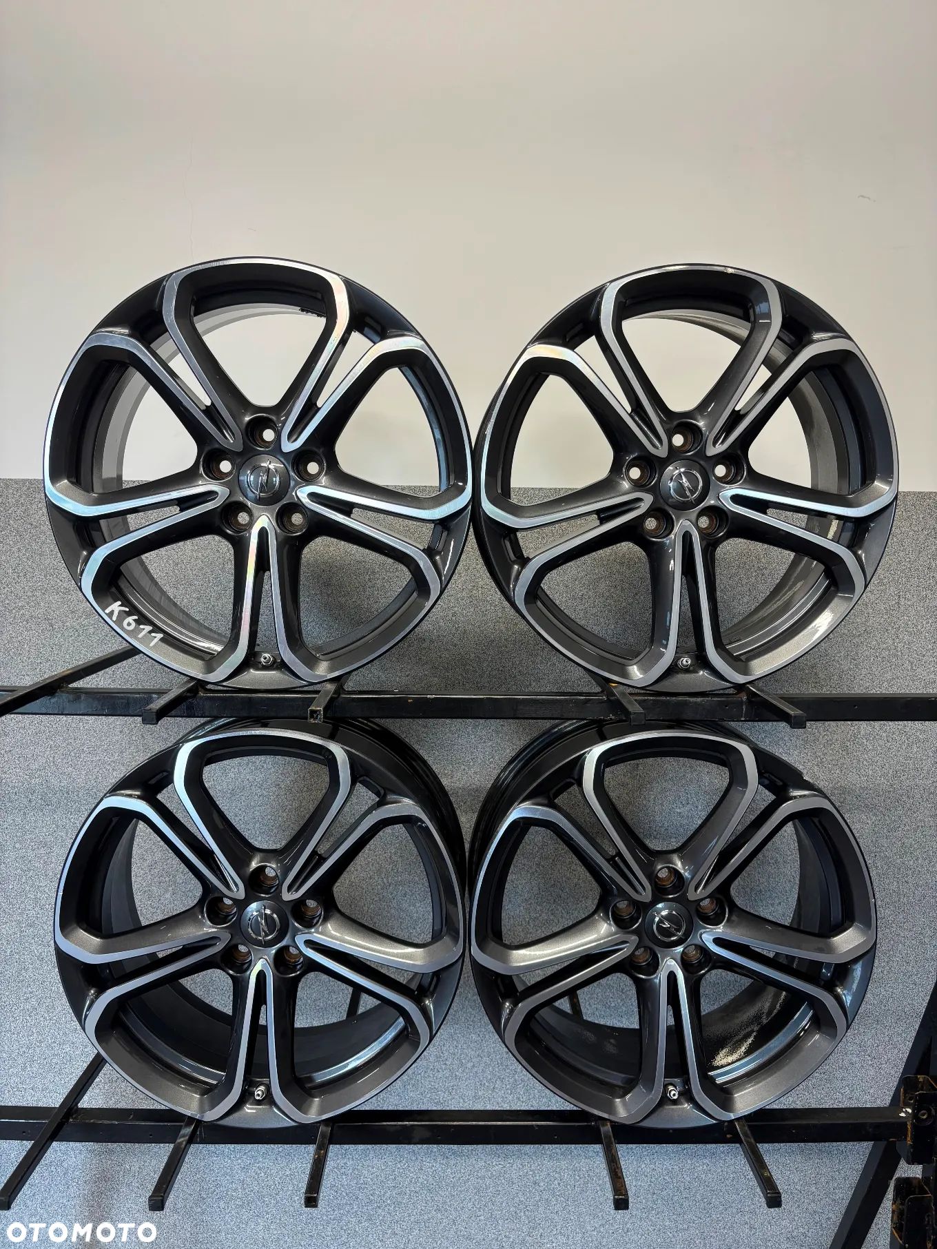 4 FELGI ALU. OPEL CORSA OPC,D,E,ADAM 18'' +TPMS 7,5J ET47  GM - 1