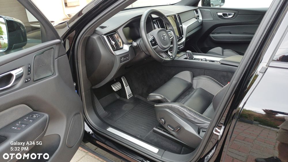 Volvo XC 60 T6 AWD Geartronic RDesign - 8