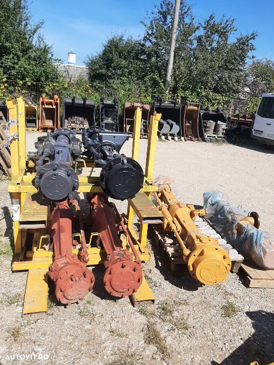 Axa , punte Carraro pt. buldoexcavator Massey Ferguson , Terex ,Fermec - 2
