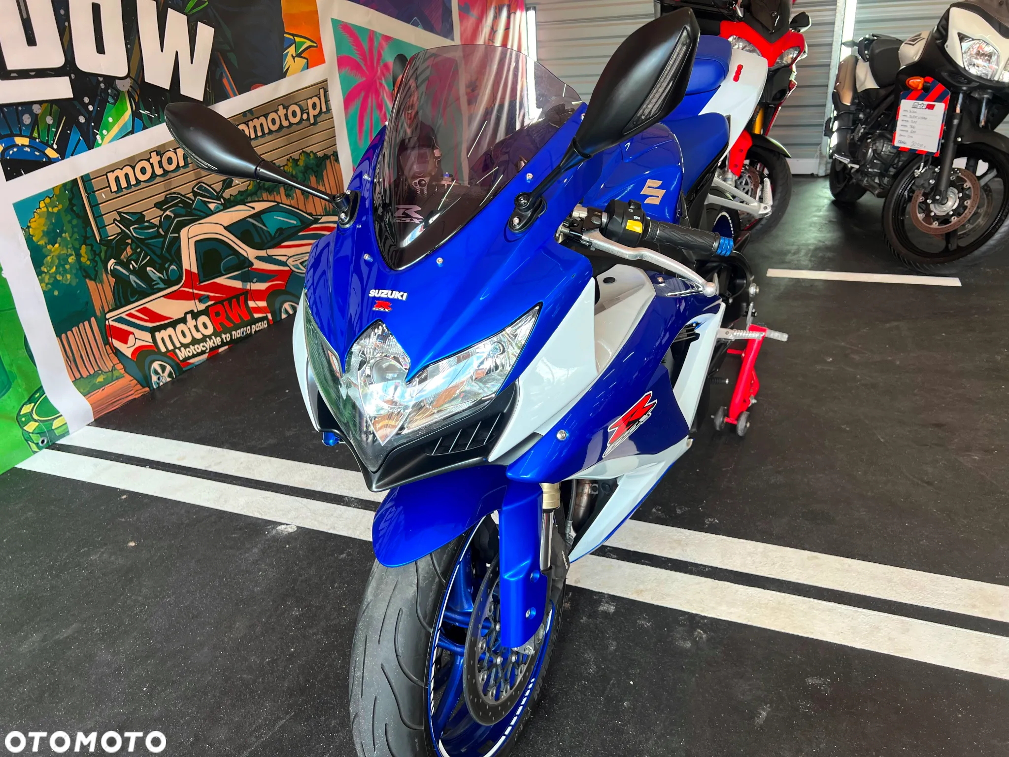 Suzuki GSX-R - 19