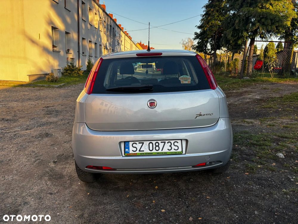 Fiat Grande Punto Actual 1.4 8V Estiva Blue&Me - 5