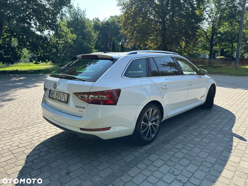 Skoda Superb 2.0 TDI 4x4 L&K DSG - 6