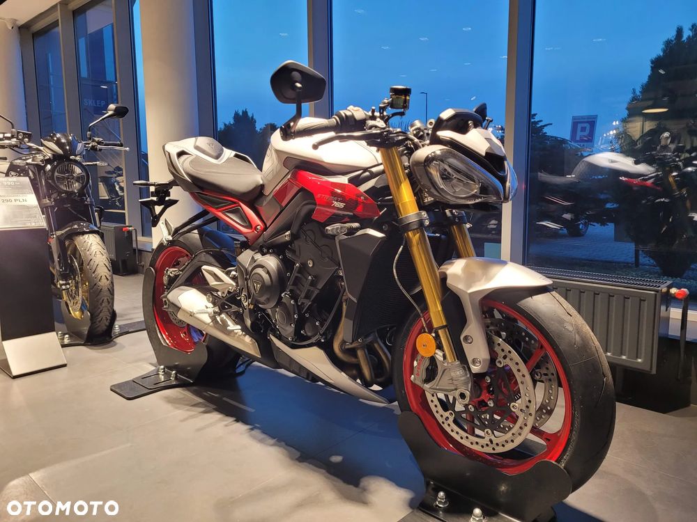 Triumph Street Triple - 2