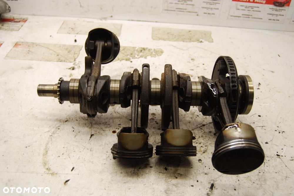 WAŁ KORBOWY TŁOKI KOMPLET 90529325 OPEL CORSA C AGILA 1.0 12V - 2