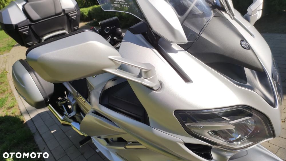 Yamaha FJR - 17