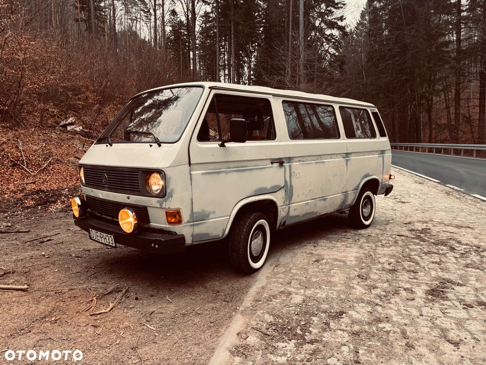 Volkswagen Transporter - 1