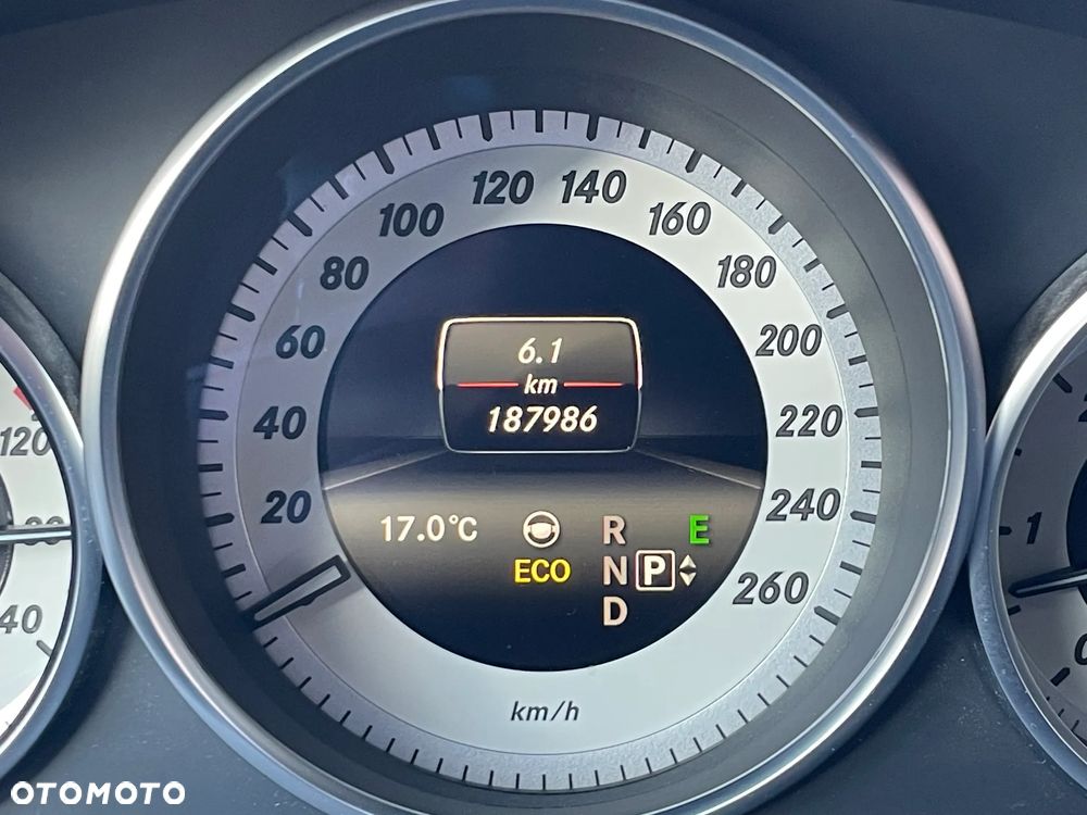 Mercedes-Benz Klasa E ver-350-d-4matic-t-9g--tronic-avantgarde - 22