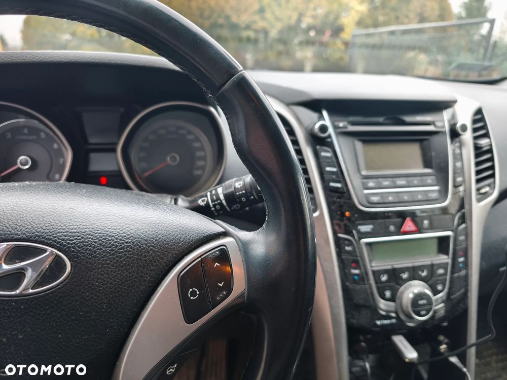 Hyundai i30 1.6 Comfort - 11