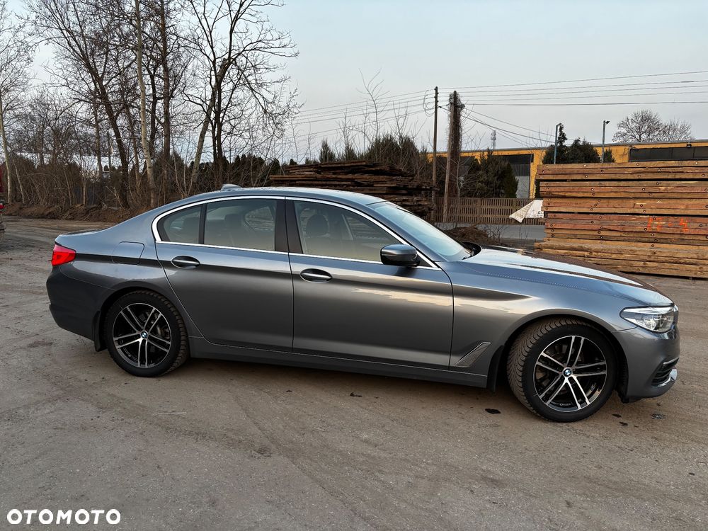 BMW Seria 5 520d xDrive Luxury Line - 2