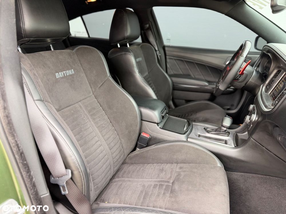 Dodge Charger 5.7 R/T Daytona - 21