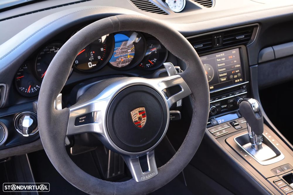 Porsche 911 (991) Carrera 2 GTS PDK - 35