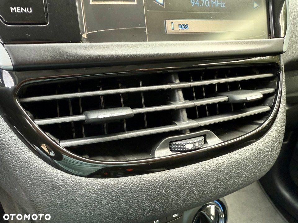 Peugeot 208 1.2 PureTech Allure - 24