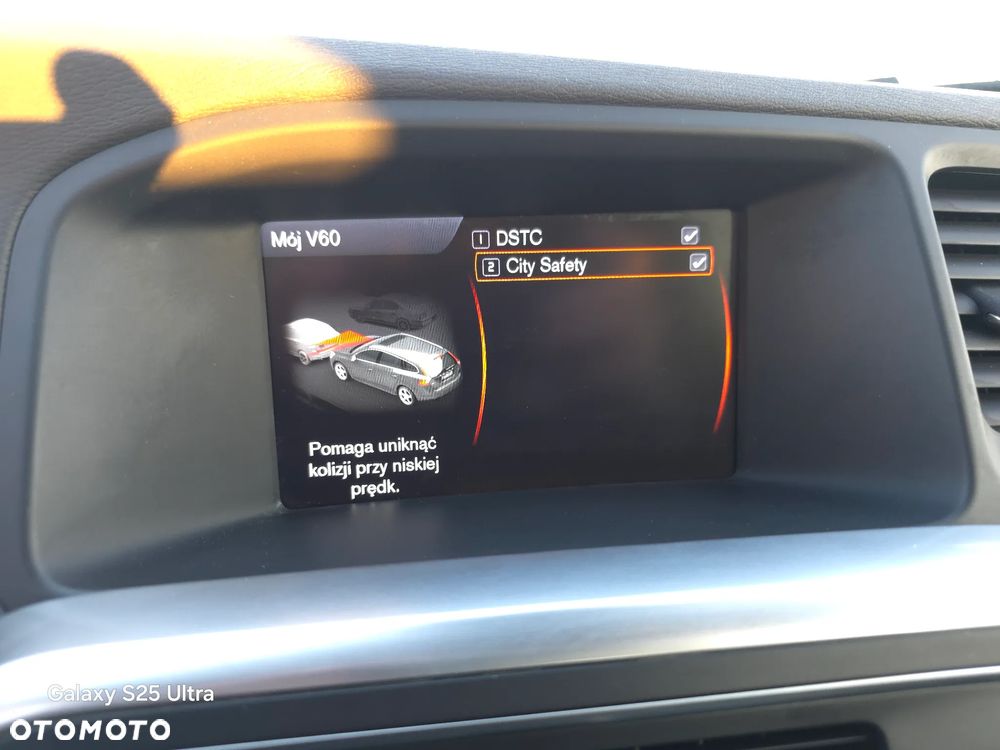 Volvo V60 D3 Momentum - 36