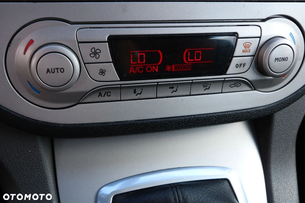 Ford C-MAX 1.8 Titanium - 30