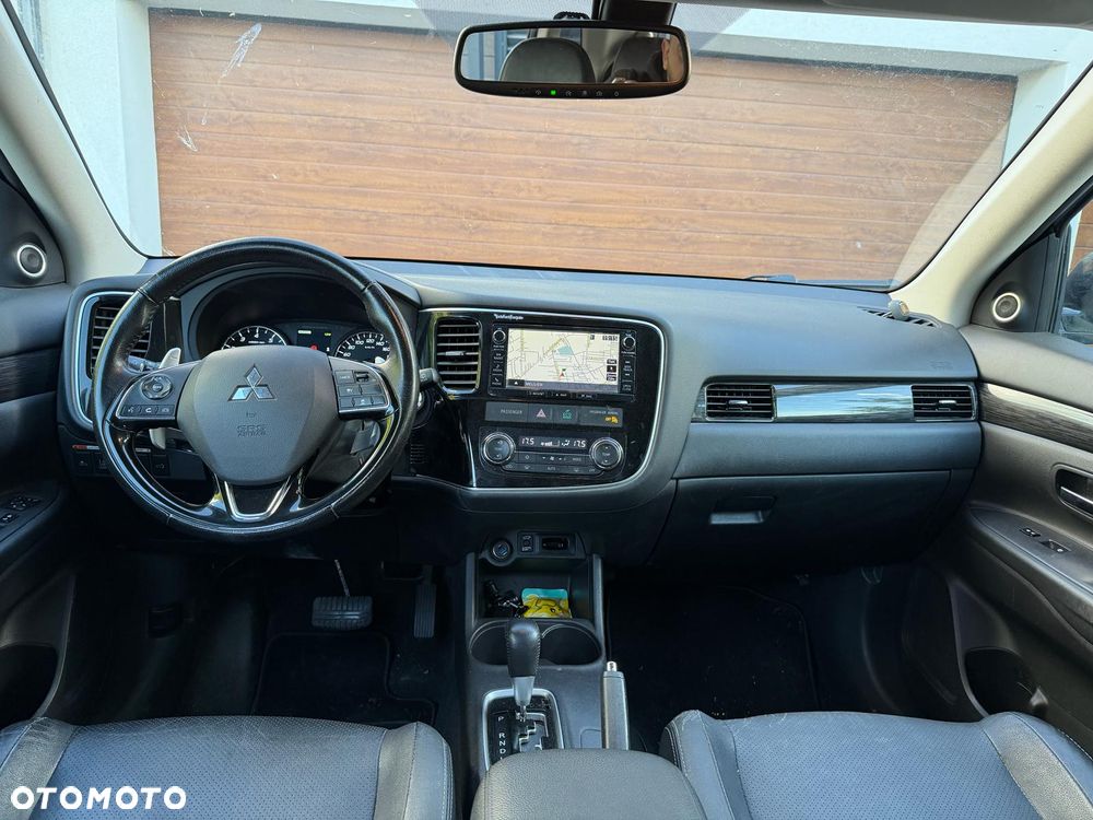 Mitsubishi Outlander - 13