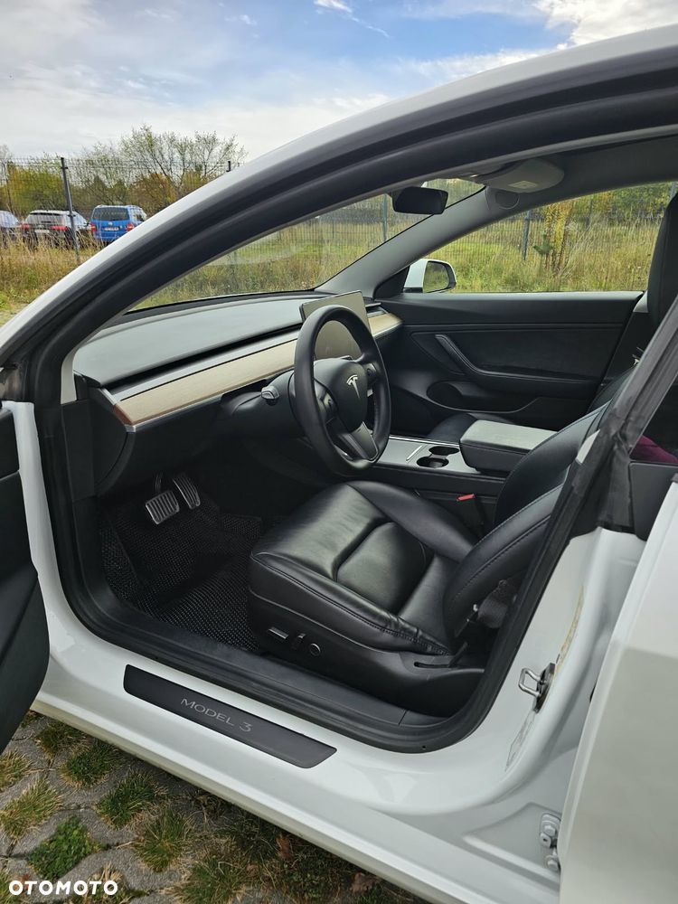 Tesla Model 3 - 5