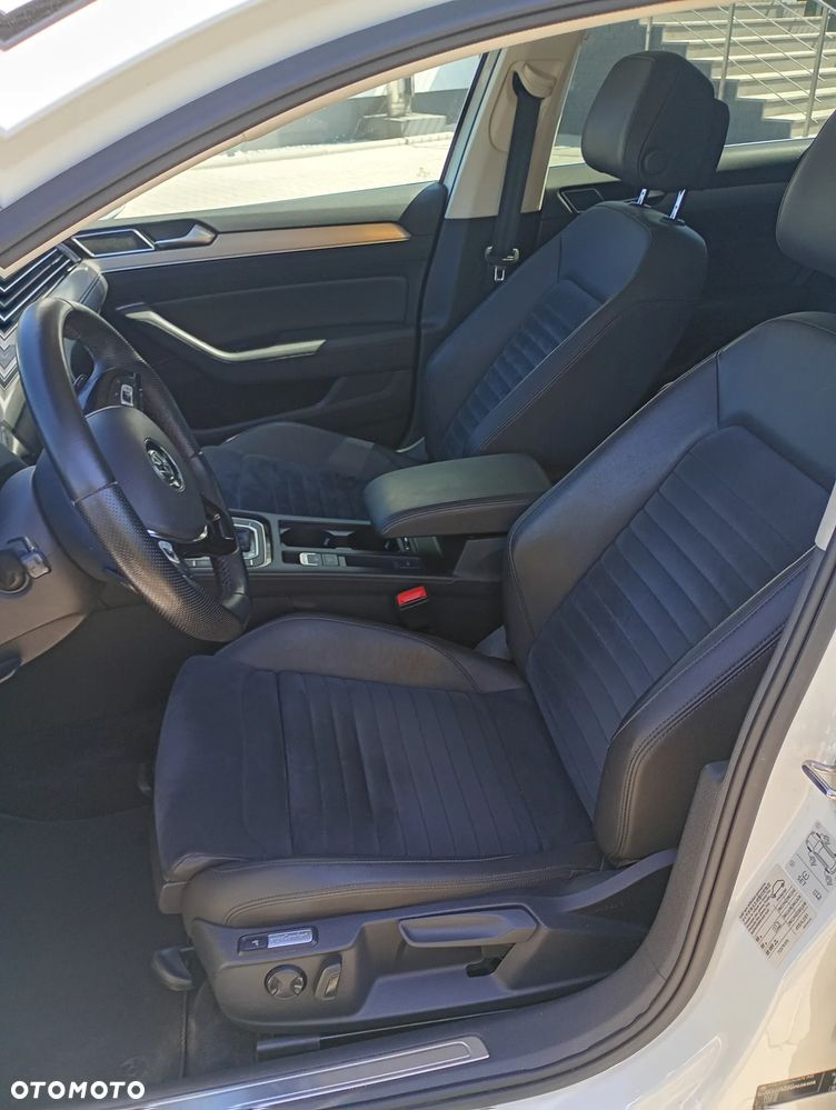 Volkswagen Passat 2.0 TDI Bi-Turbo BMT 4Mot Highline DSG - 2