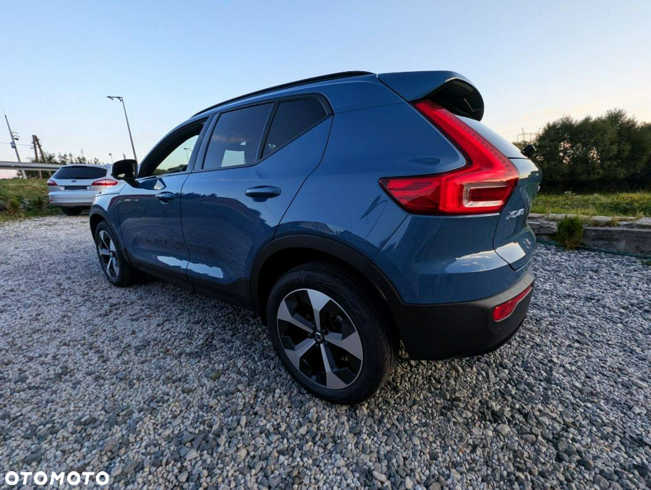 Volvo XC 40 B3 Plus Dark - 12