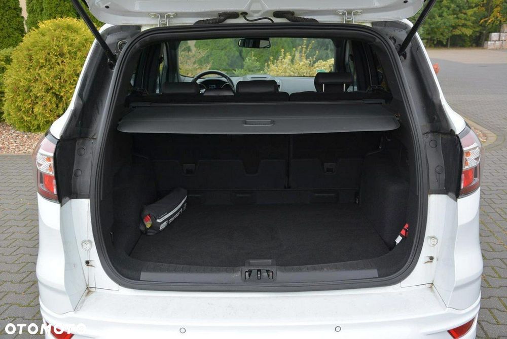 Ford Kuga 1.5 EcoBoost 2x4 ST-Line - 38