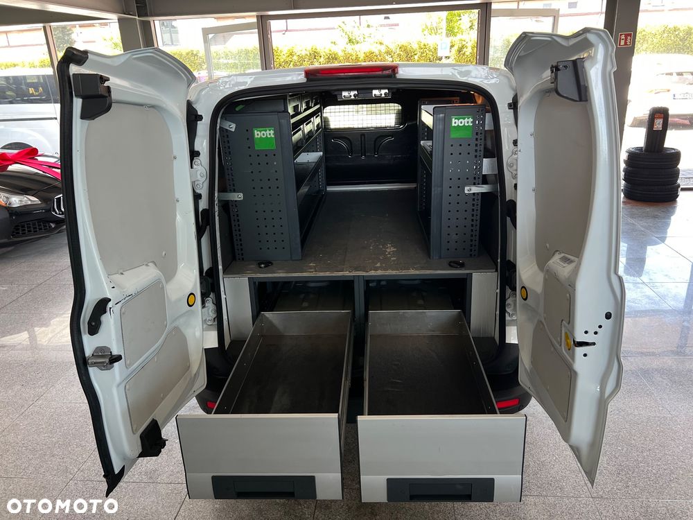 Ford transit connect - 16