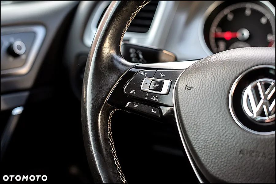 Volkswagen Golf - 20