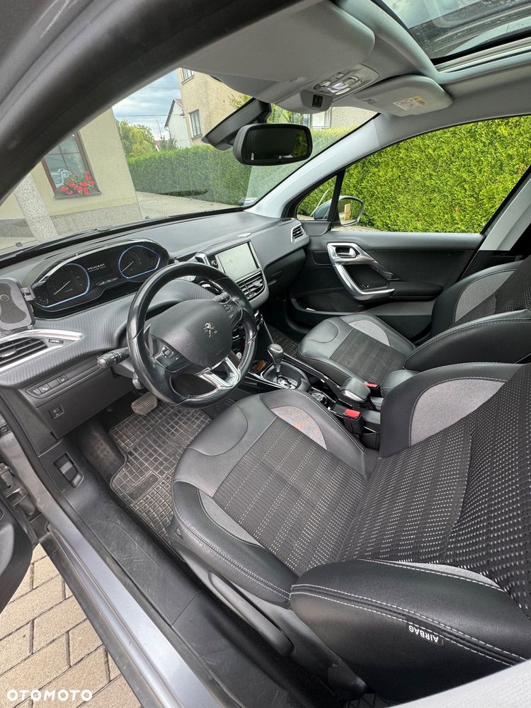 Peugeot 2008 1.2 Pure Tech Allure S&S EAT6 - 5