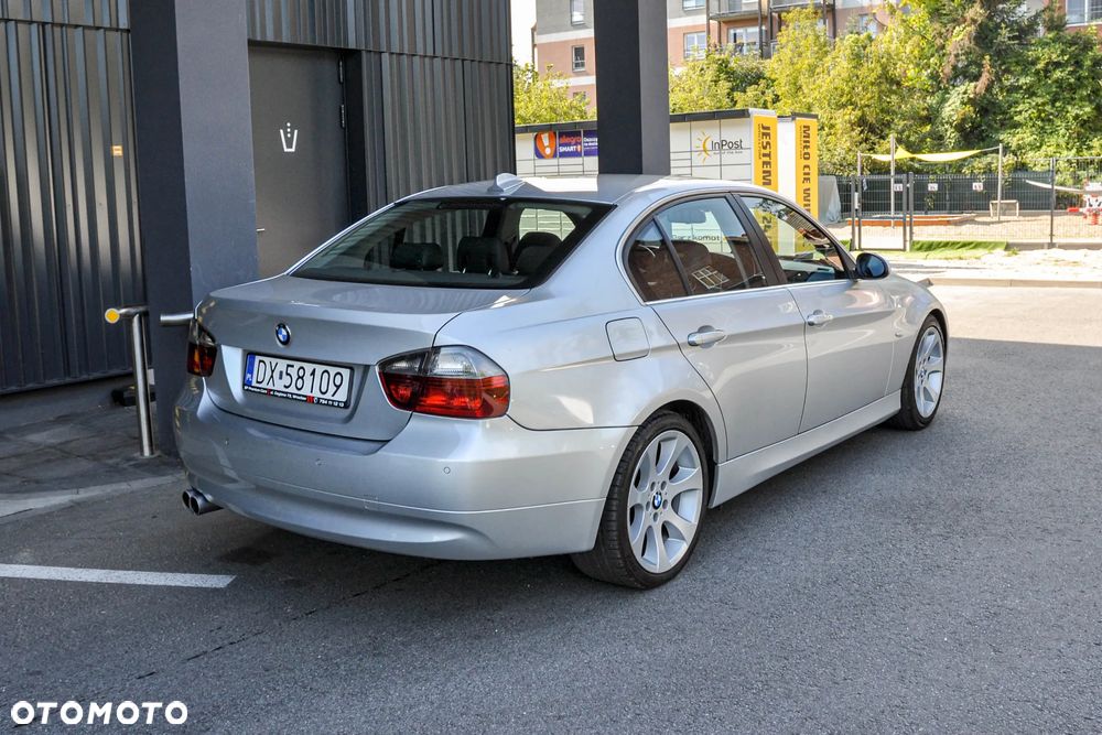 BMW Seria 3 325i - 4