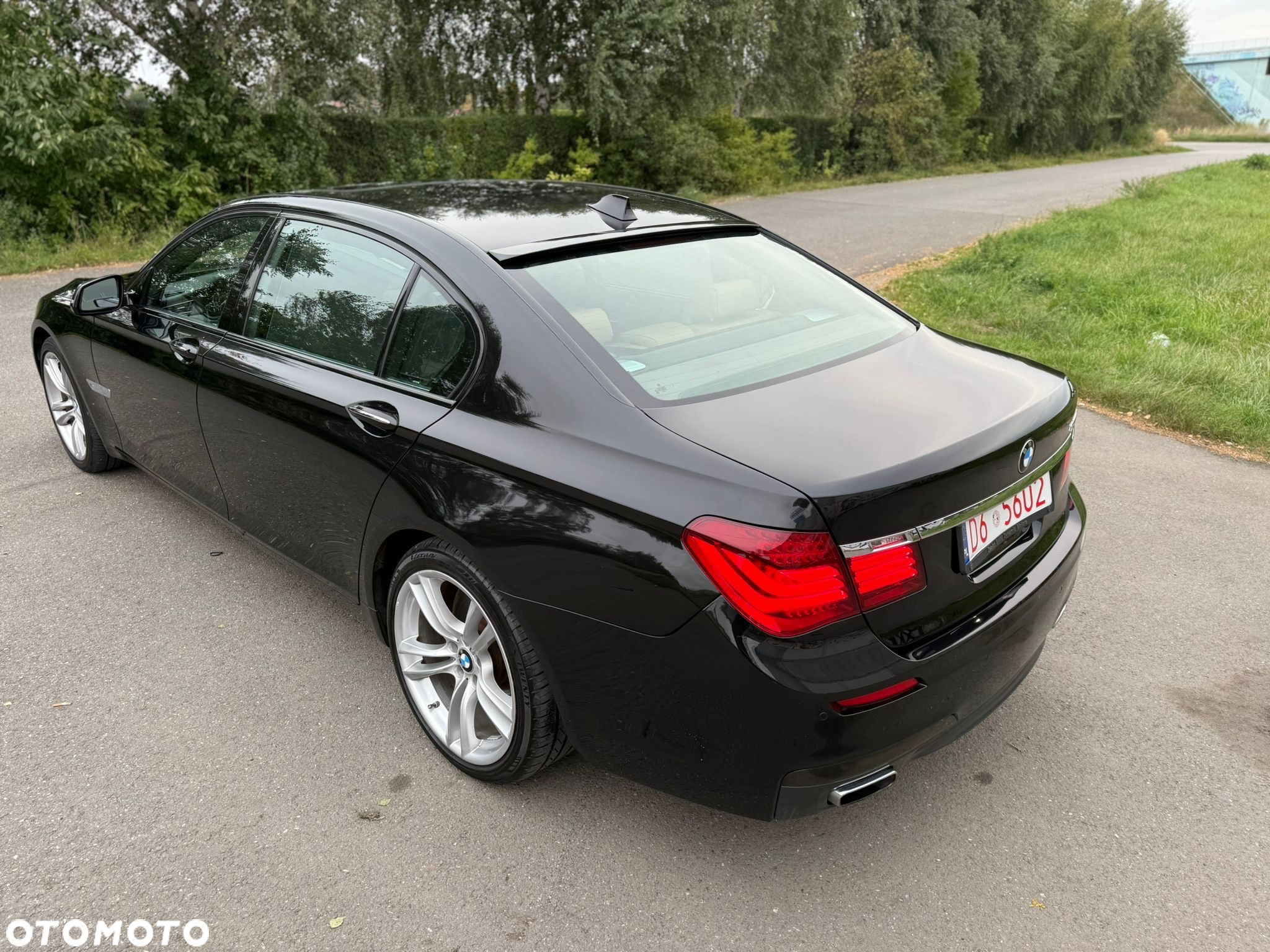 BMW Seria 7 750Li - 4
