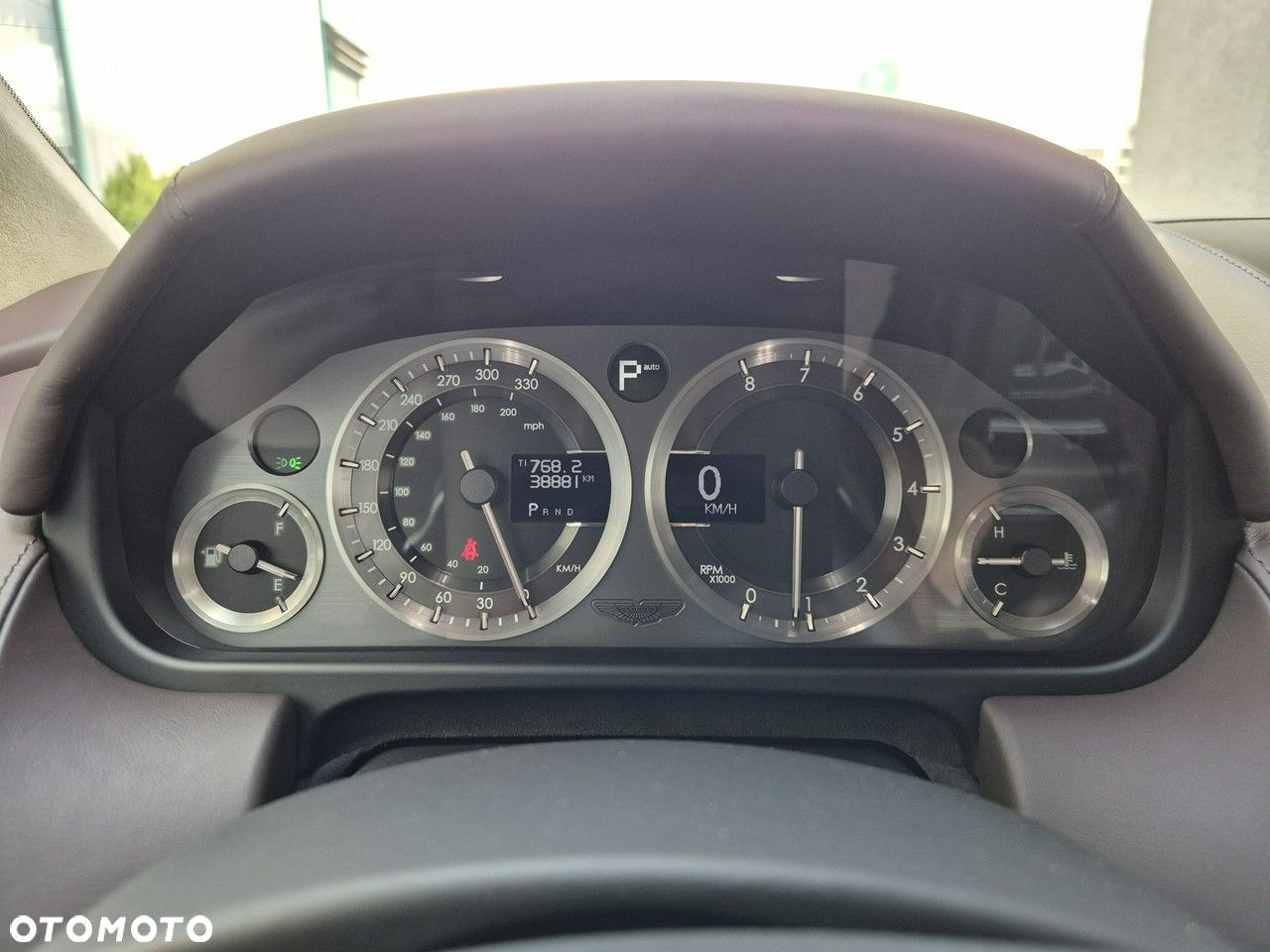 Aston Martin DB9 - 27