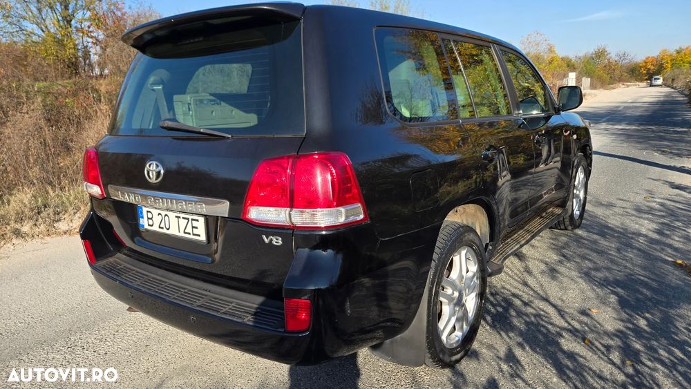 Toyota Land Cruiser V8 4.5 Aut Luxury - 3