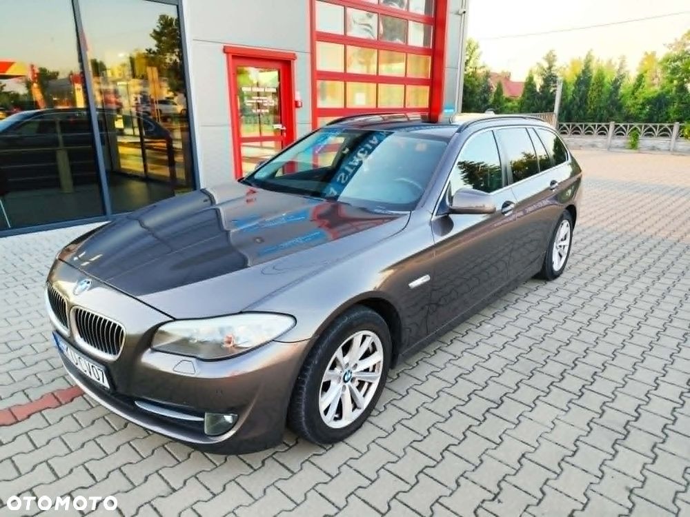 BMW Seria 5 525d - 21