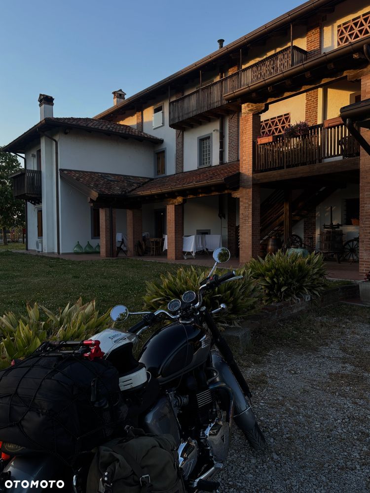 Triumph Bonneville - 21