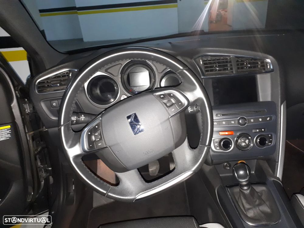 Citroën DS4 1.6 BlueHDi So Chic - 17