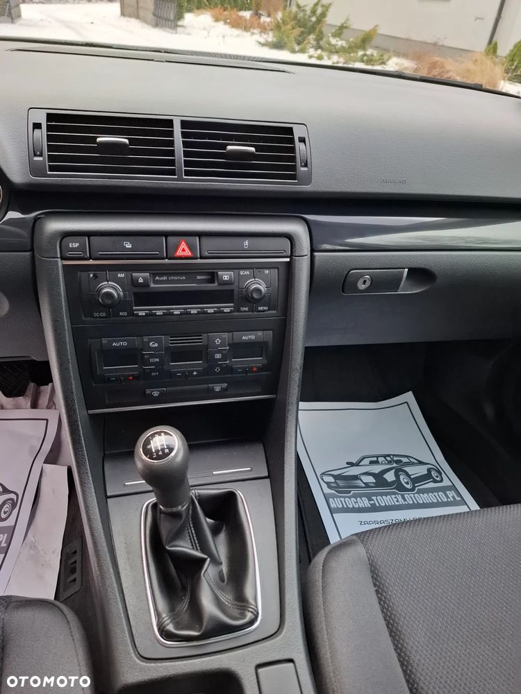 Audi A4 Avant 2.4 - 23