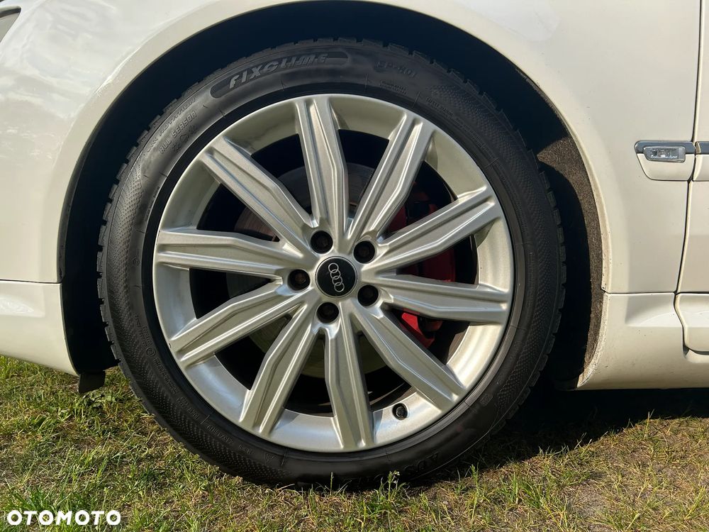 Audi A8 4.2 Quattro - 11