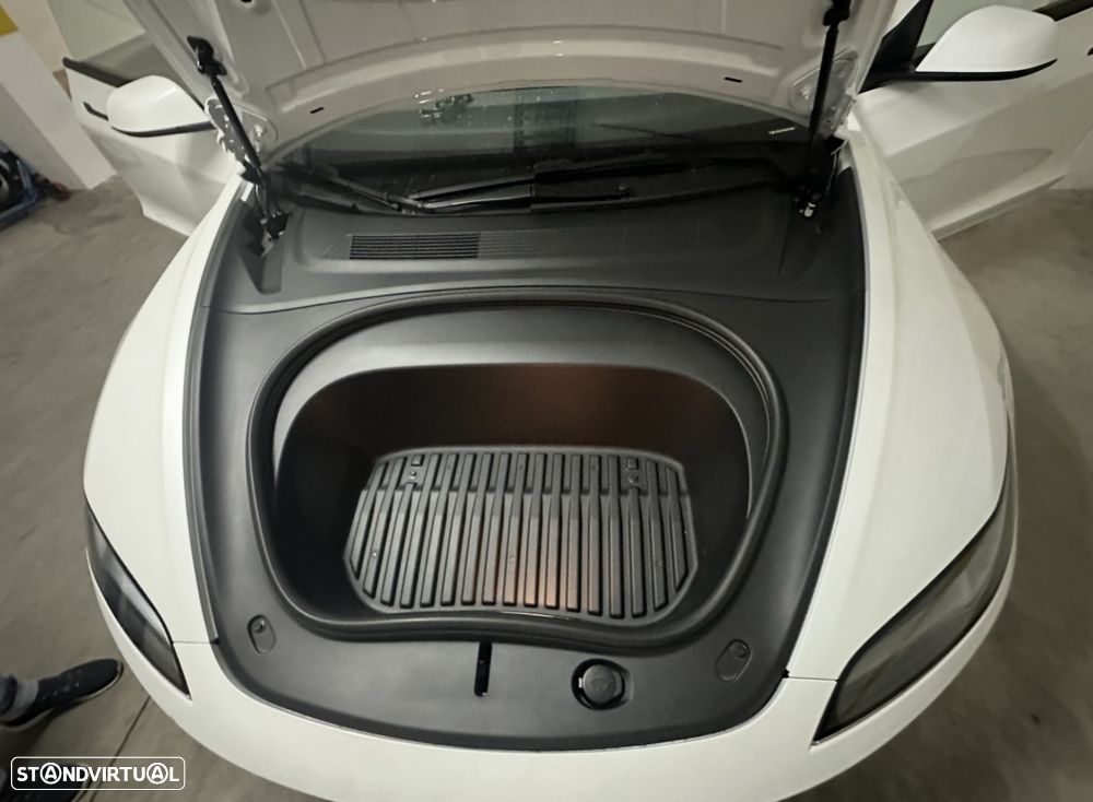 Tesla Model 3 - 25