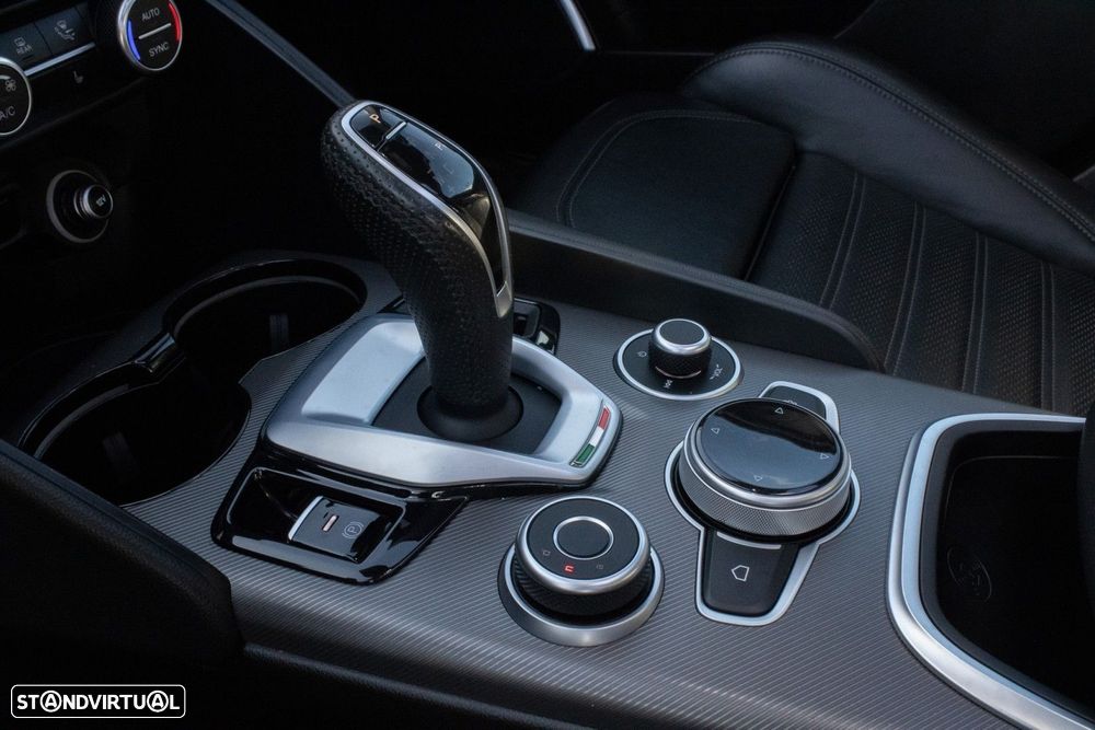 Alfa Romeo Giulia 2.2 D Ti AT8 - 20