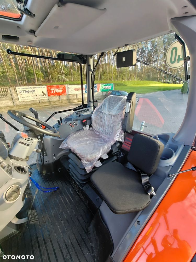 Kubota M6-121 Utility - 8