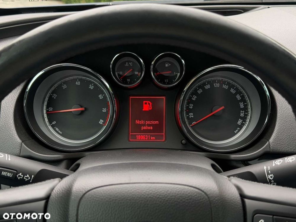 Opel Insignia - 13