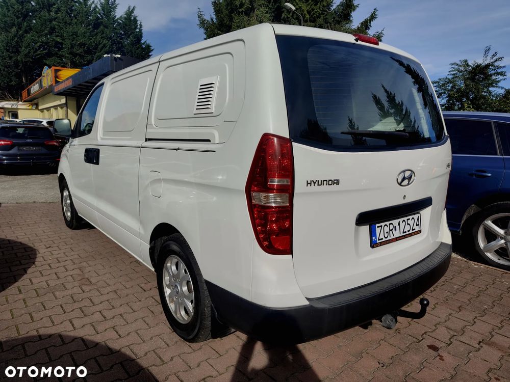 Hyundai H-1 Cargo teilverglast DF - 8