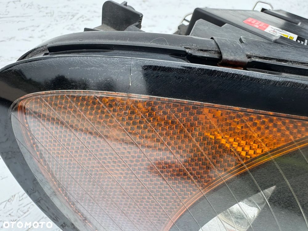 LAMPA VOLVO C70 II 2 XENON PRAWA PRZÓD - 4