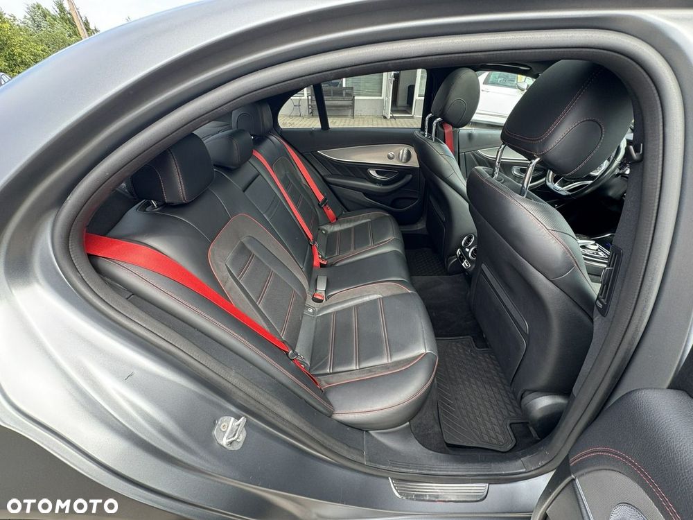 Mercedes-Benz Klasa E AMG 43 4Matic 9G-TRONIC - 31