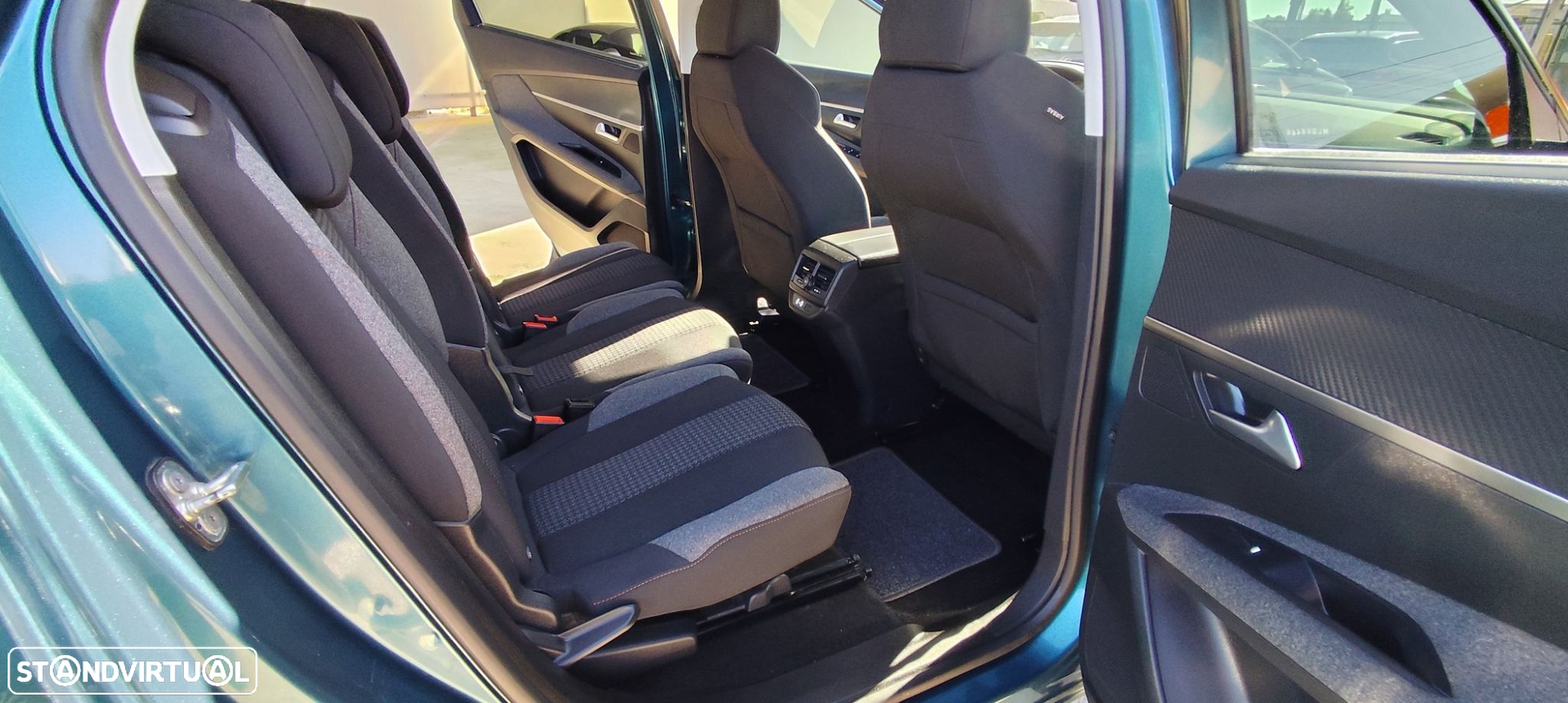 Peugeot 5008 1.6 BlueHDi Allure EAT6 - 19