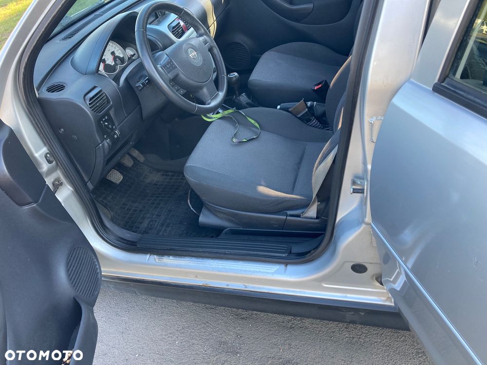 Opel Corsa 1.2 16V Cosmo - 3