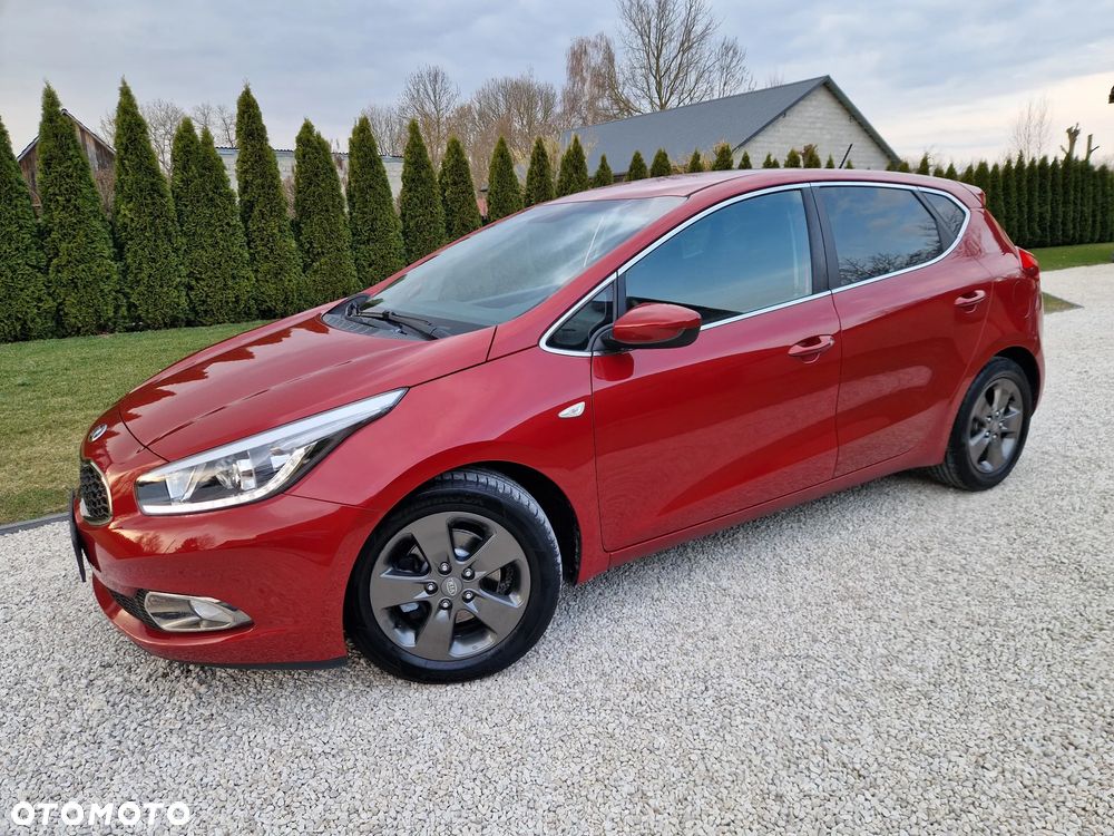 Kia Ceed 1.4 CVVT Fifa World Cup Edition - 27