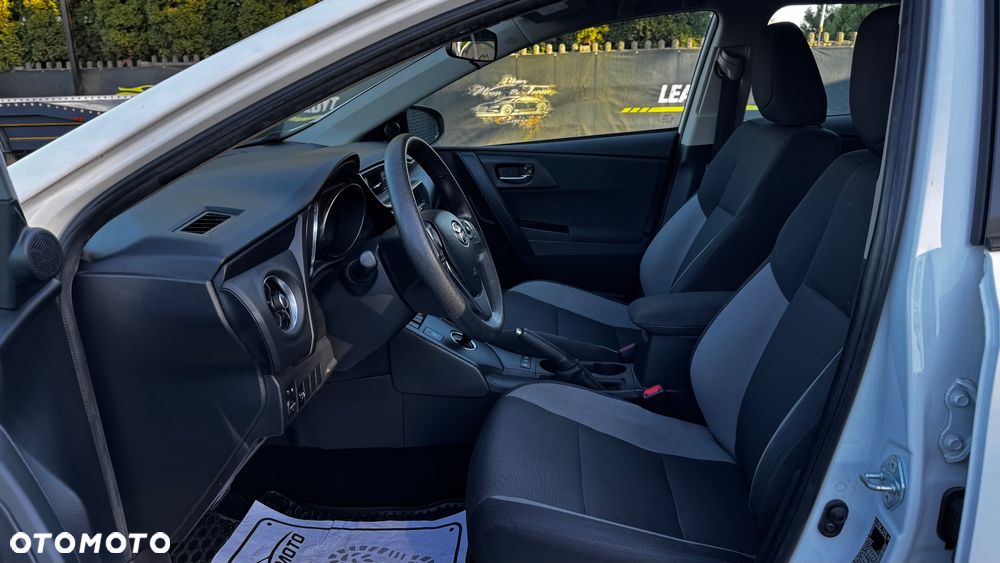 Toyota Auris - 17