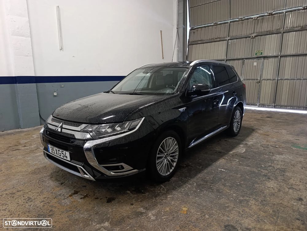 Mitsubishi Outlander - 1