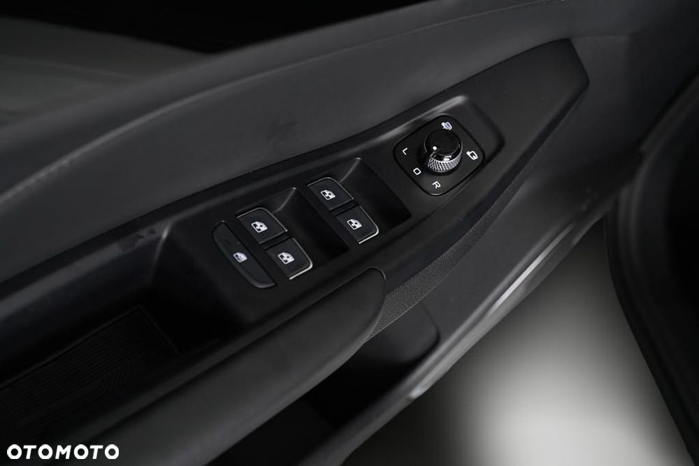 Bestune B70 2.0T Elegance - 11