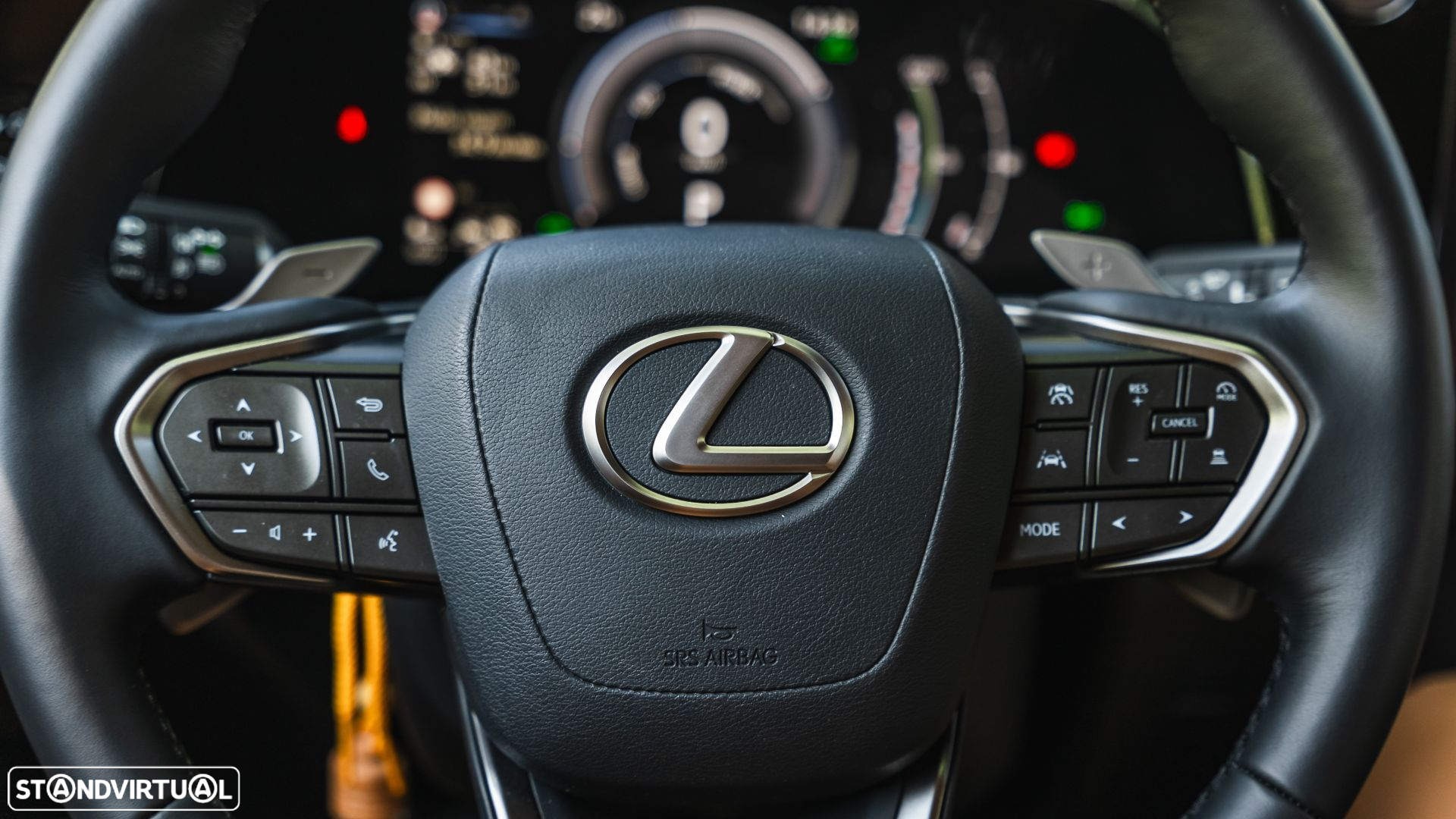 Lexus NX 450h+ Executive - 27