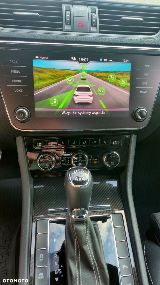 Skoda Superb 2.0 TSI 4x4 Sportline DSG - 9